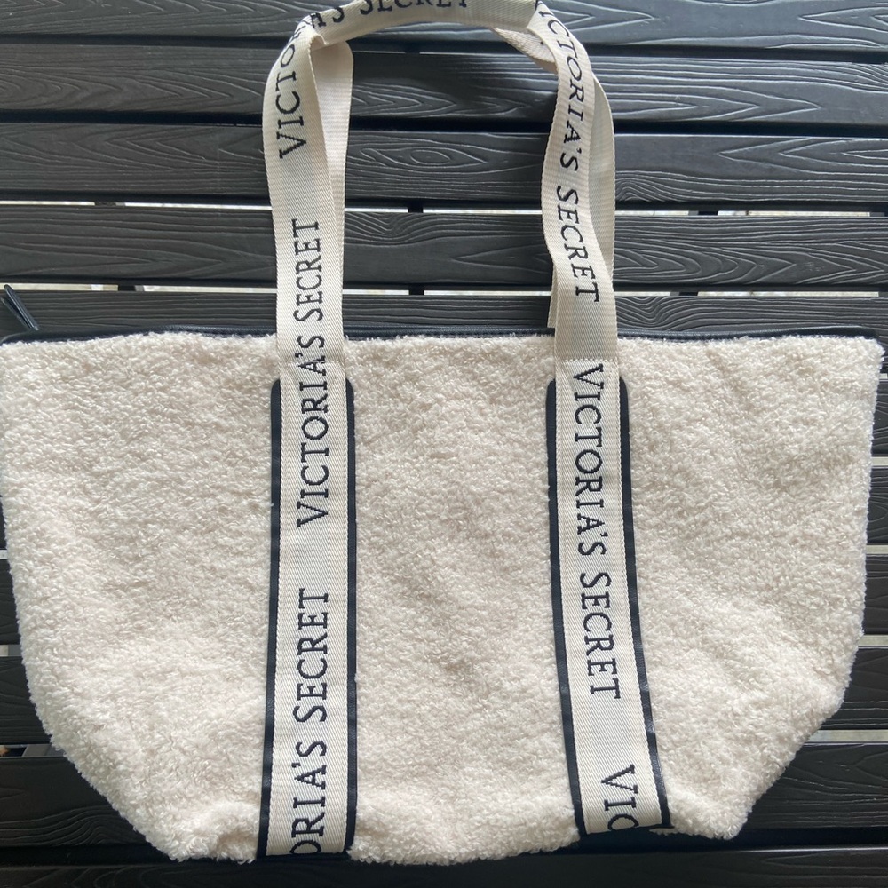 Victoria's Secret Cream Shoulder Bag